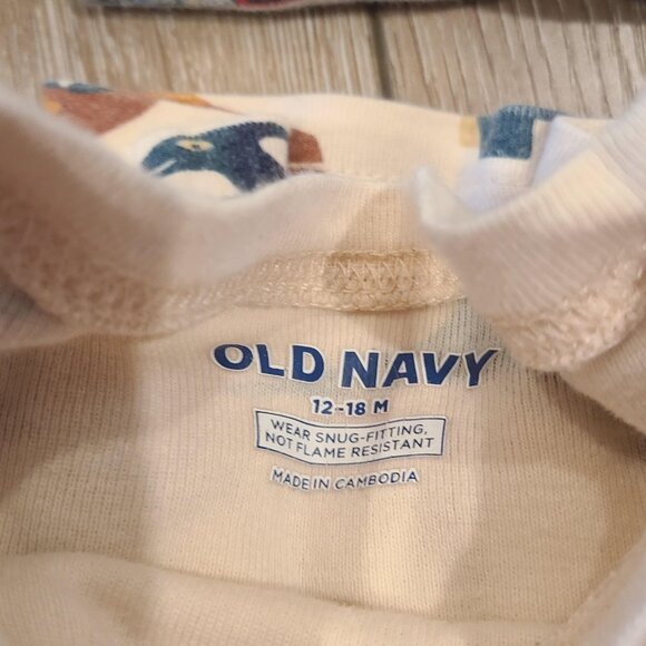 Set of 5 pairs of 12-18 month pajamas, 4 Gap 1 Old Navy - Picture 3 of 3